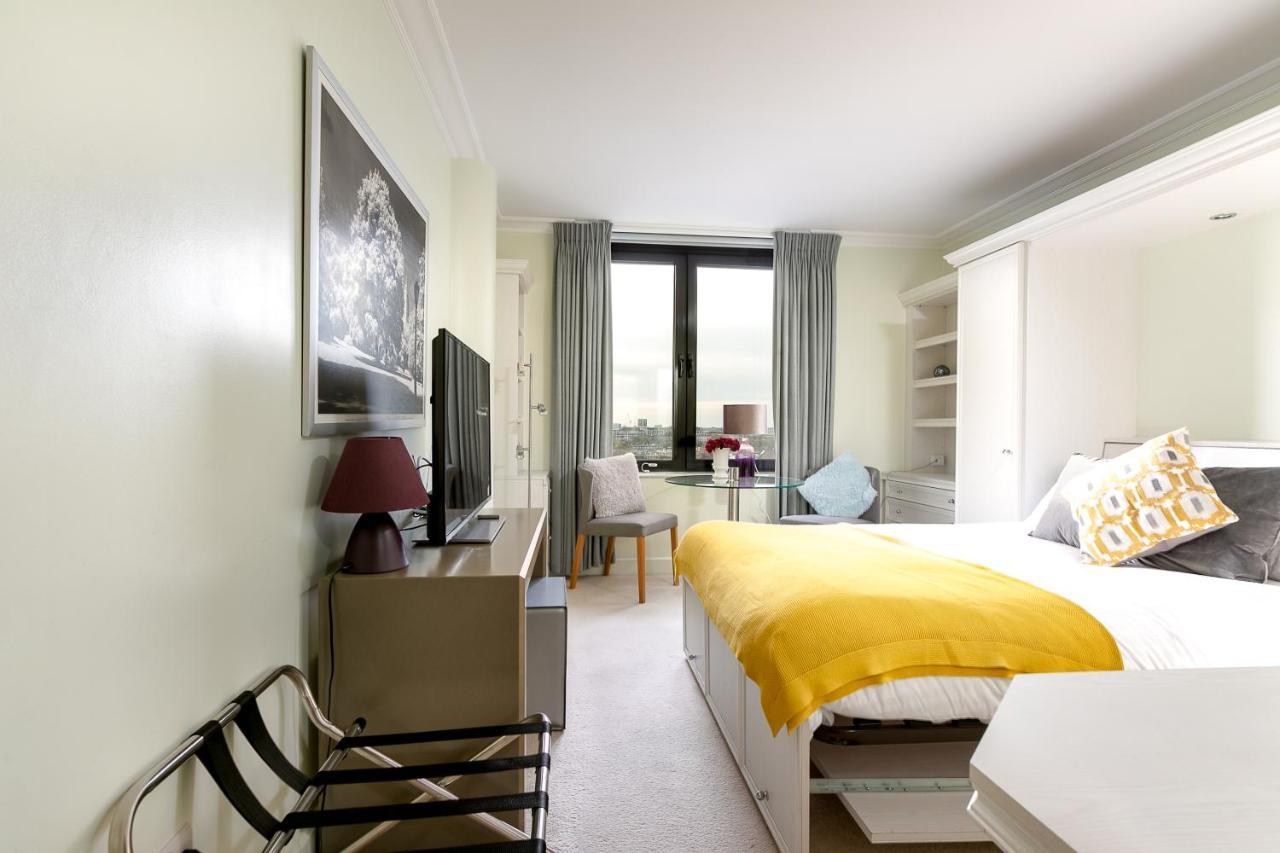 Point West Apartments ลอนดอน ภายนอก รูปภาพ