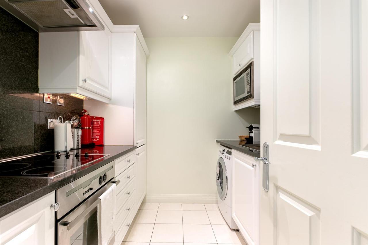 Point West Apartments ลอนดอน ภายนอก รูปภาพ