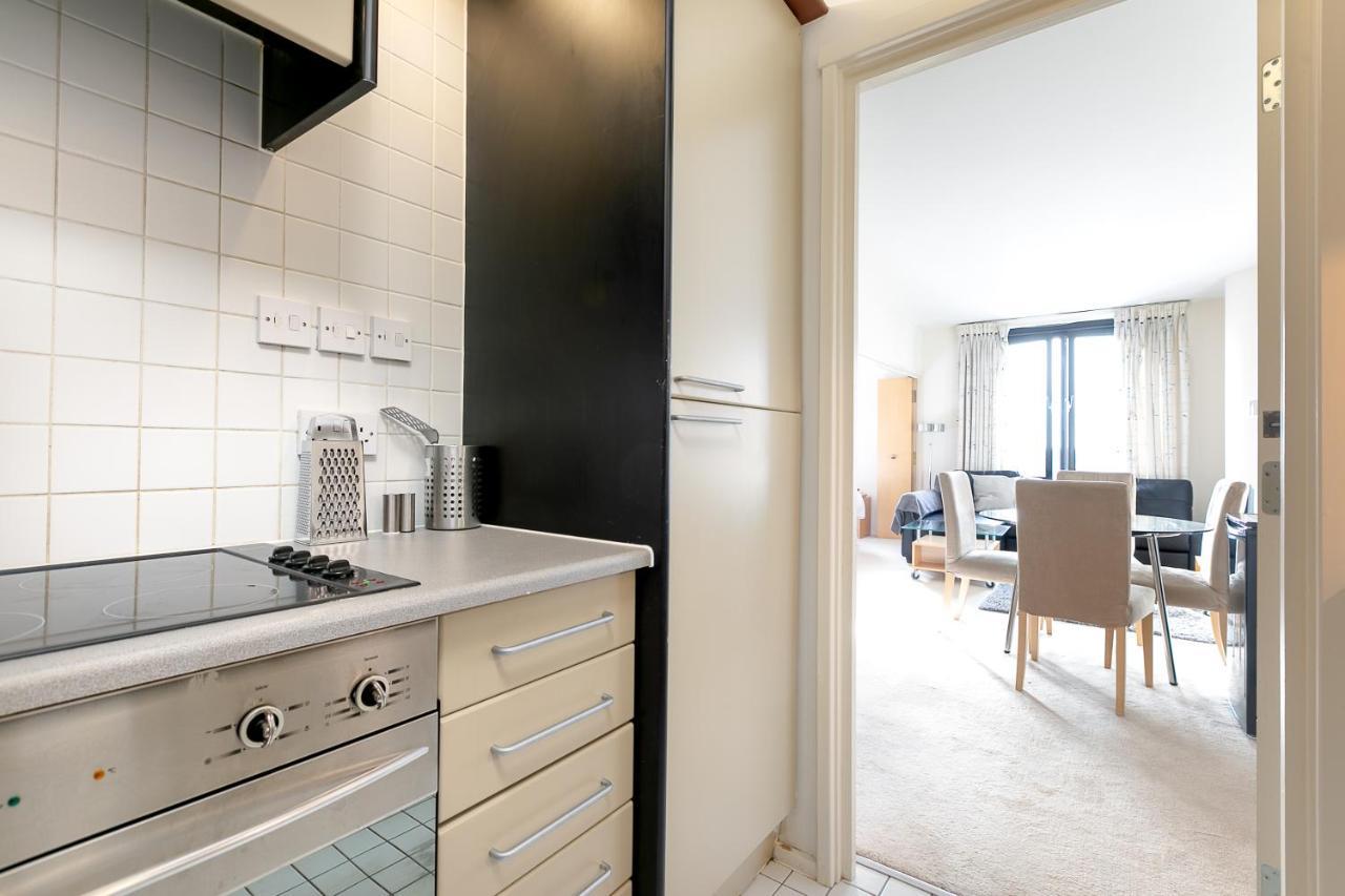 Point West Apartments ลอนดอน ภายนอก รูปภาพ